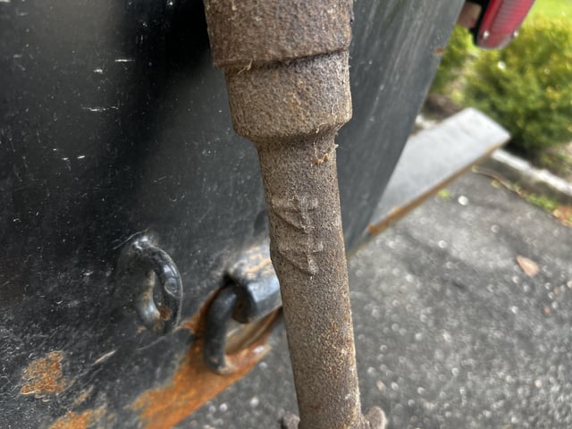 r/whatisthisthing - Cast iron rods found under floorboards of home built in 1853.